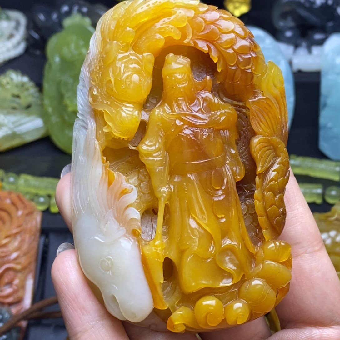 蛇纹石玉颈饰未镶嵌王*