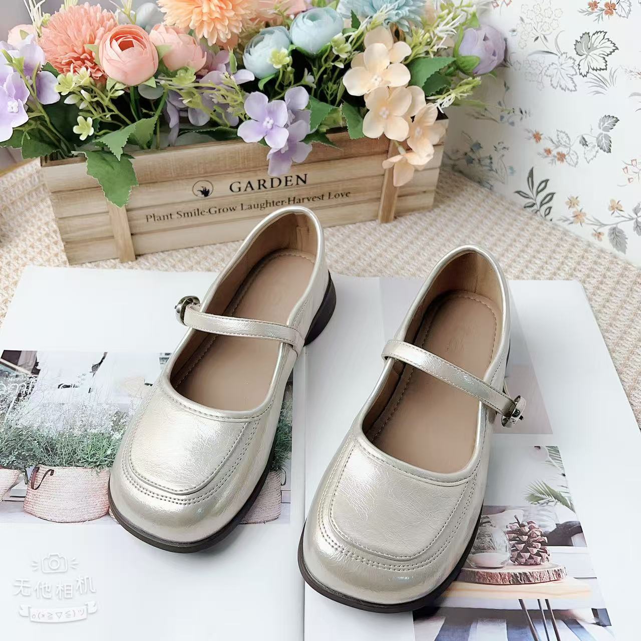 10157 新款时尚舒适粗跟方头百搭单鞋