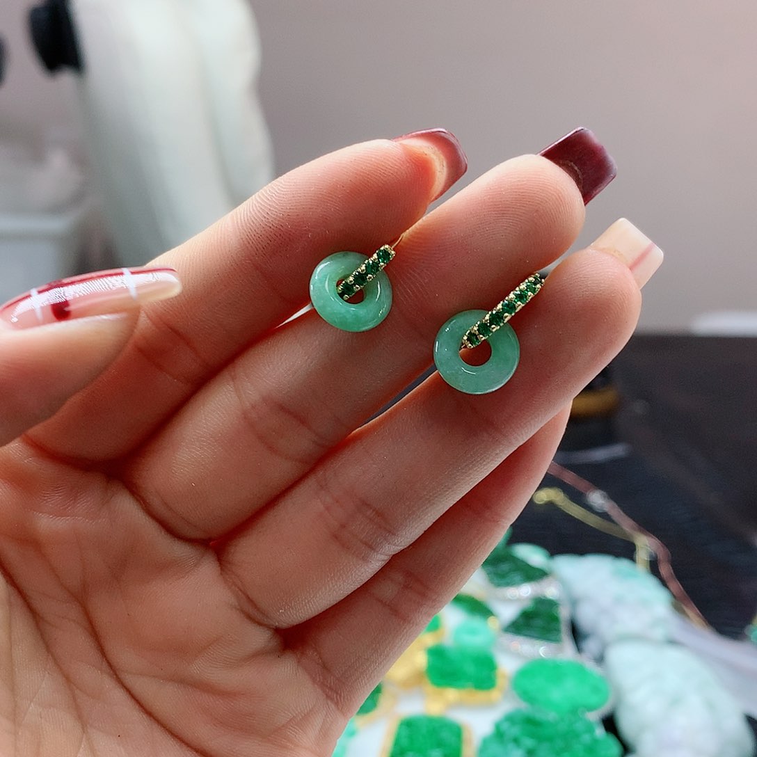 【闪购商品】翡翠耳饰未镶嵌，