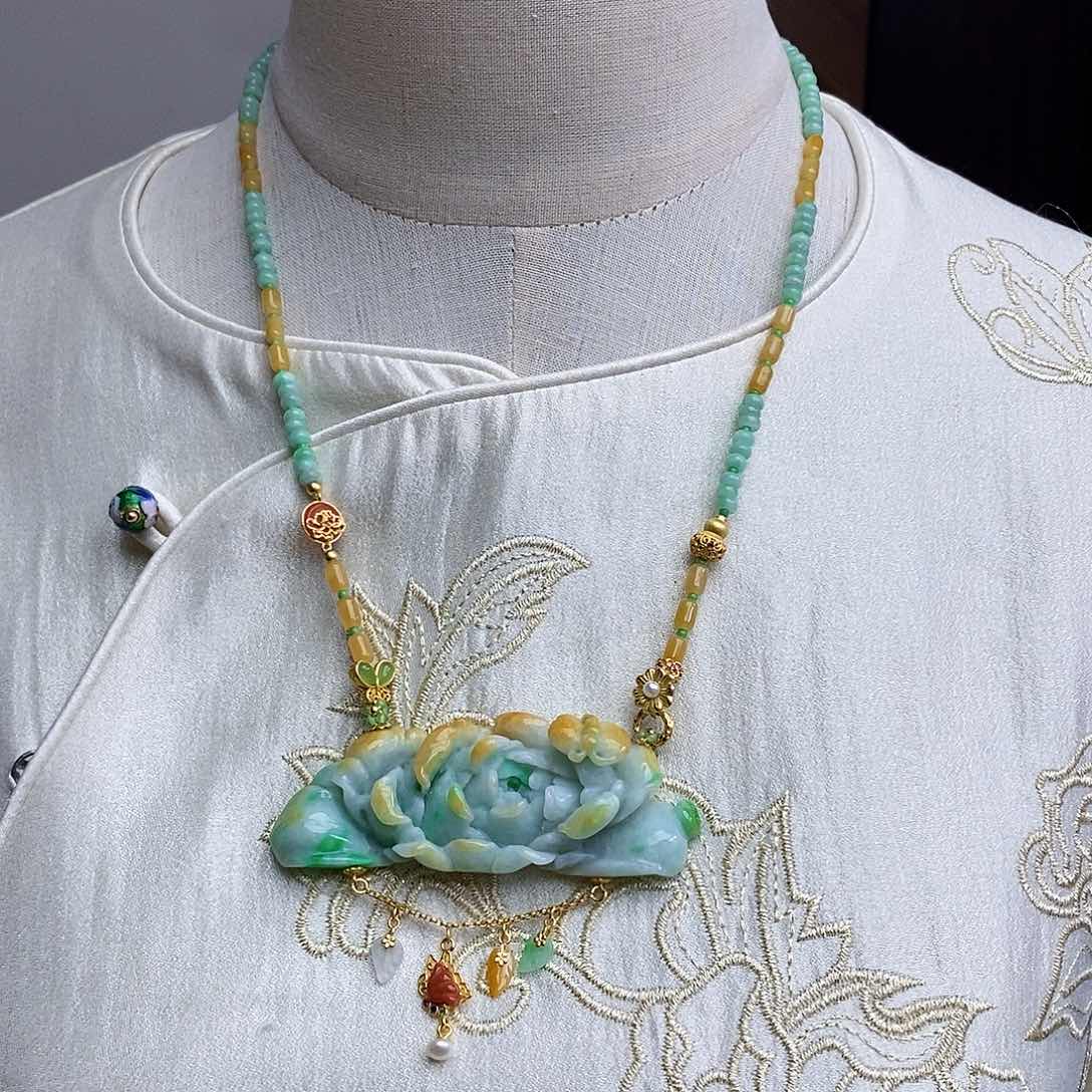 翡翠颈饰未镶嵌天然