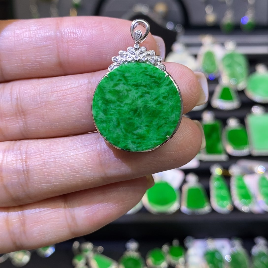 翡翠吊坠(不含链)18K金镶嵌吊坠