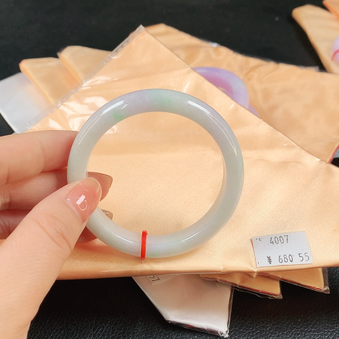 翡翠手镯未镶嵌4007c c v b b