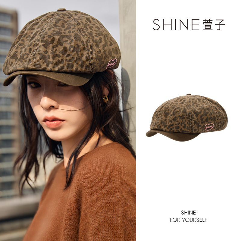 萱子萱子都市时髦豹纹报童帽材质亲肤舒适挺括帽檐修饰脸型