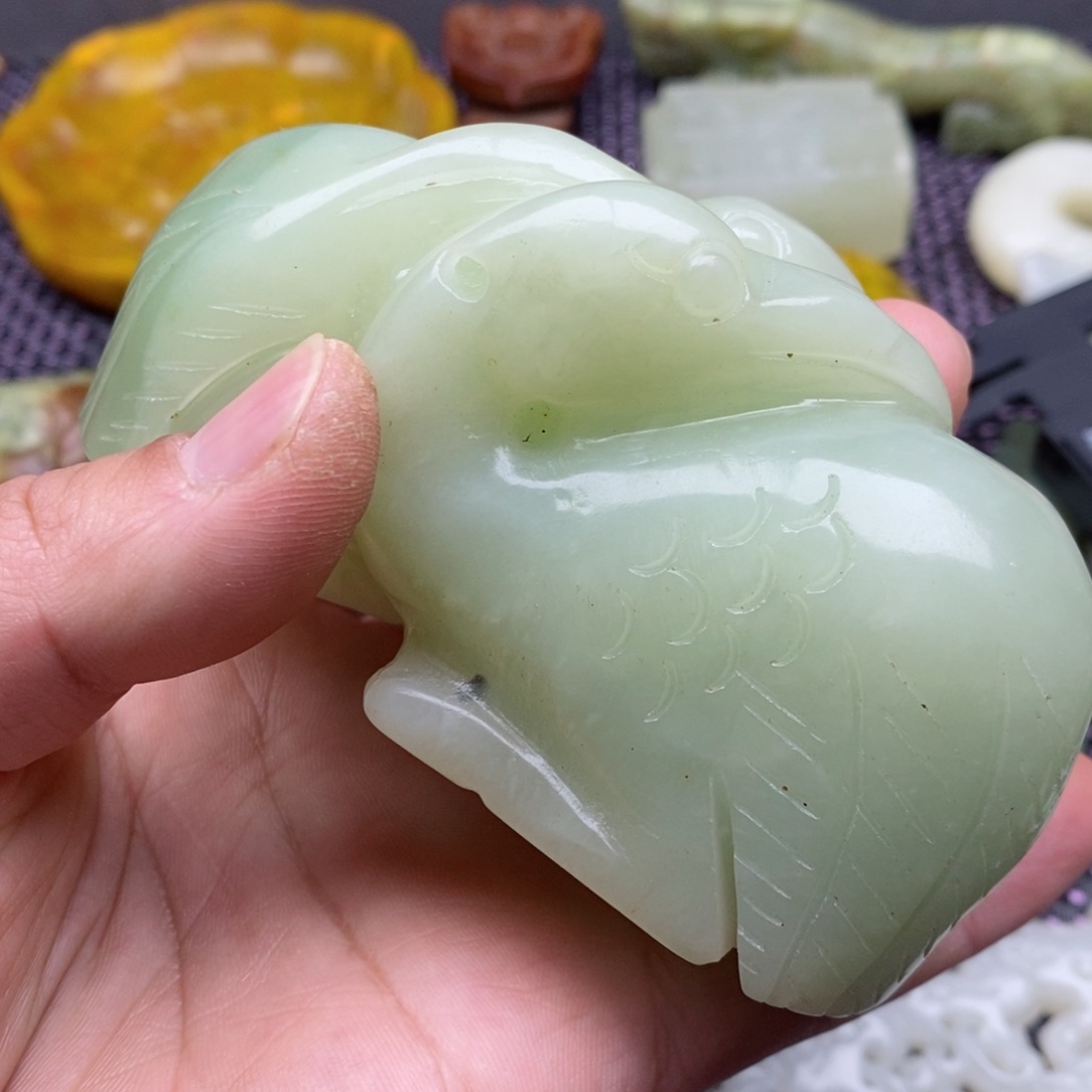 蛇纹石玉颈饰未镶嵌