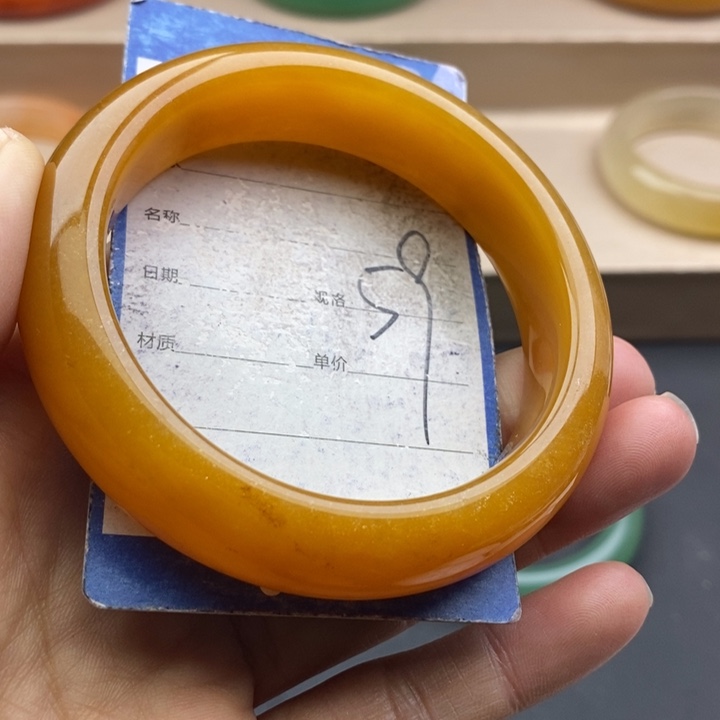 石英质玉未镶嵌手镯