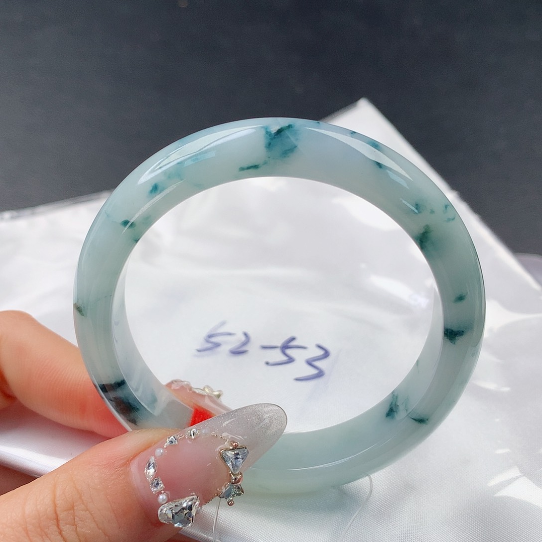 翡翠手镯未镶嵌44正53