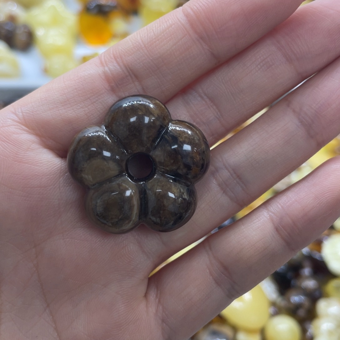 琥珀裸石未镶嵌6.5克空心花