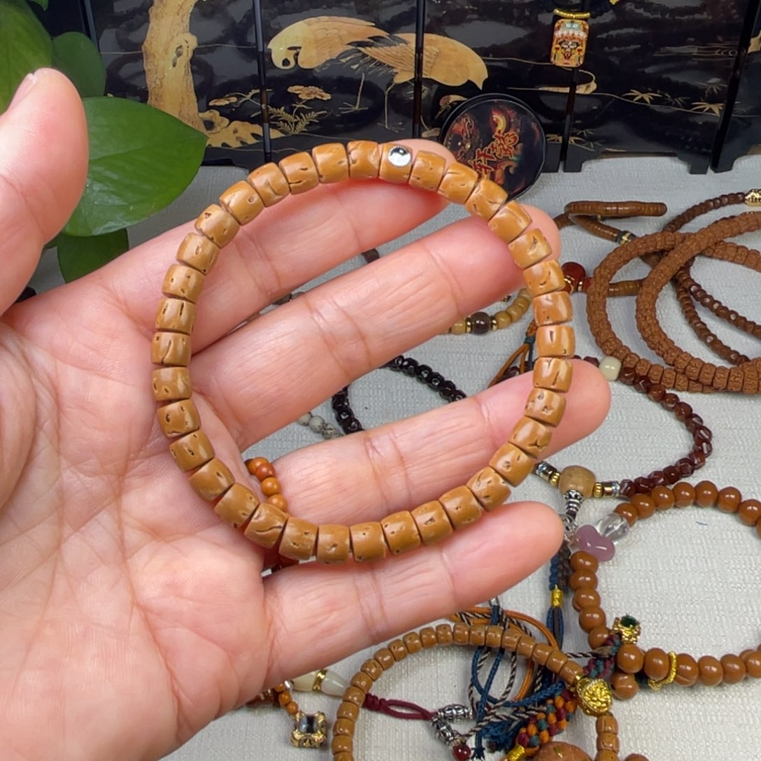 桃核吊坠356799987655