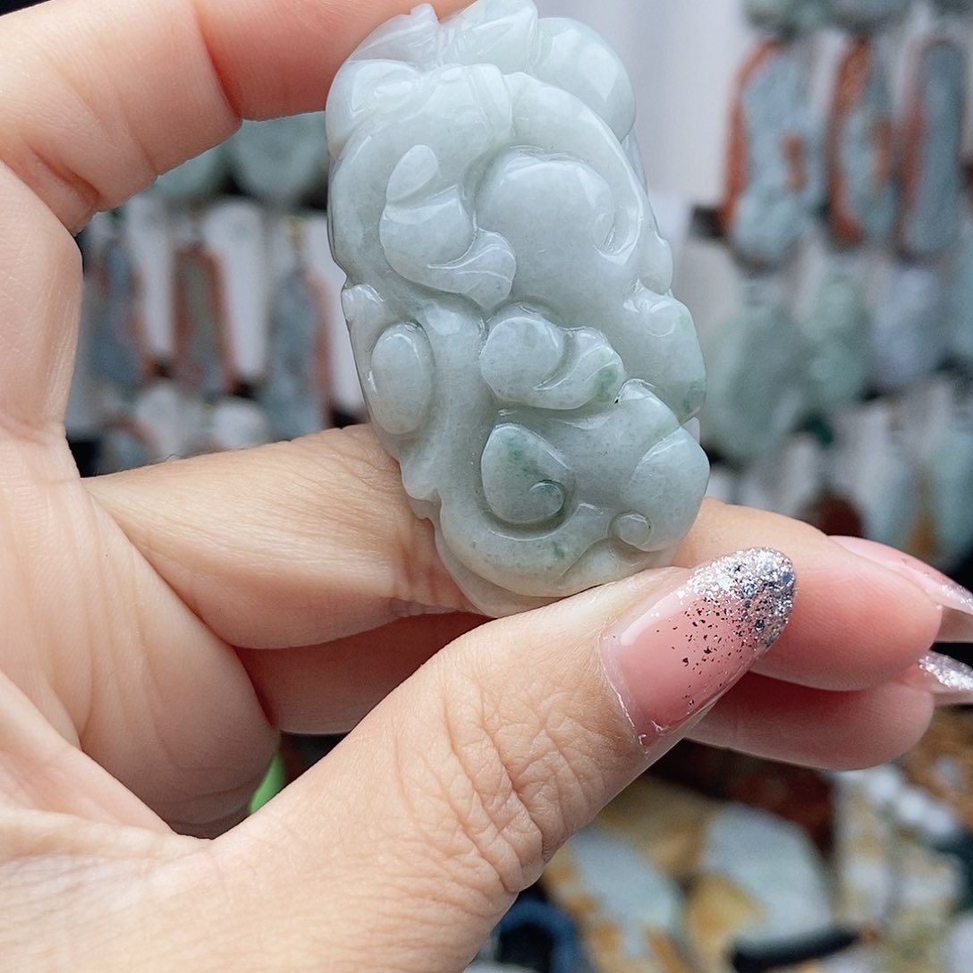 翡翠颈饰未镶嵌翡翠