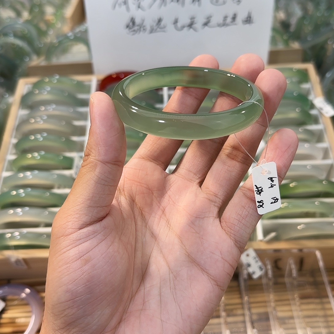 玛瑙/玉髓未镶嵌手镯圈口60.4