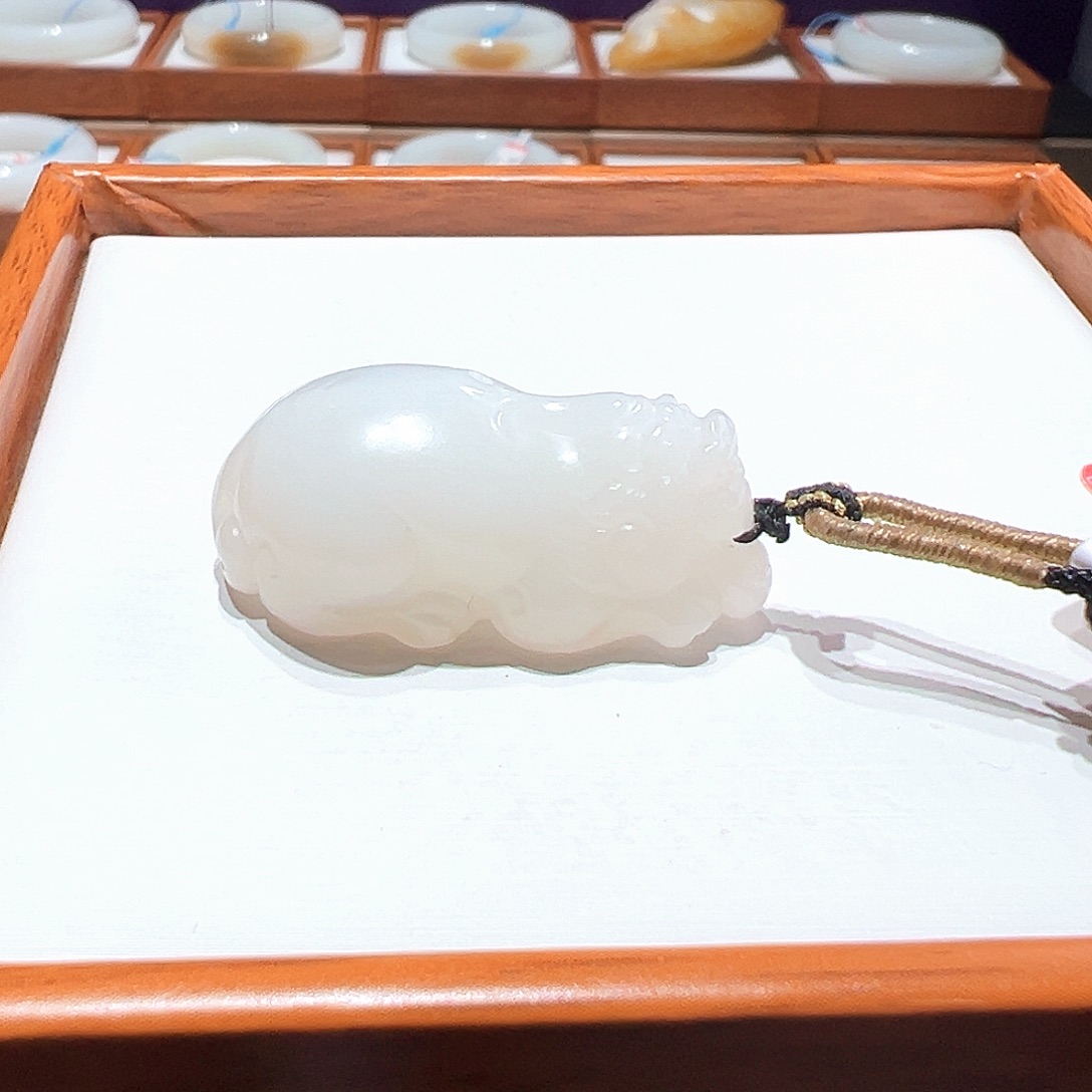 和田玉吊坠未镶嵌