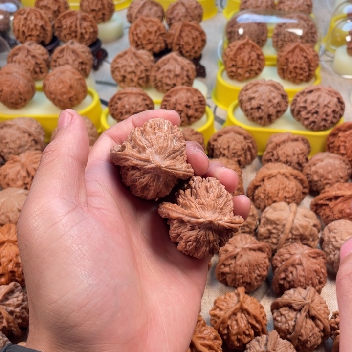 桃核吊坠麦穗虎头