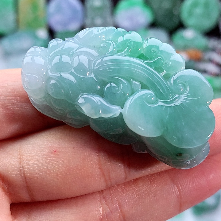 翡翠颈饰未镶嵌翡翠