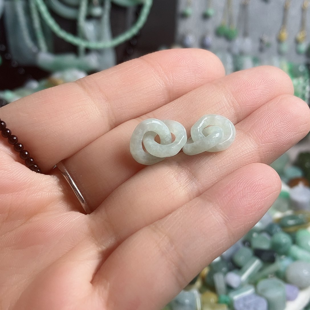 翡翠颈饰未镶嵌环环相扣