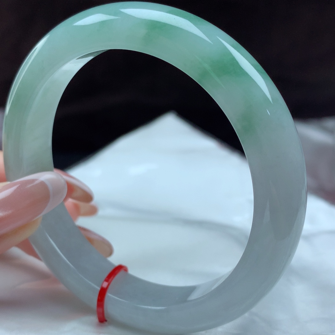 翡翠手镯未镶嵌432409，