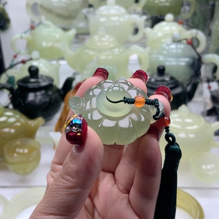 蛇纹石玉壶未镶嵌