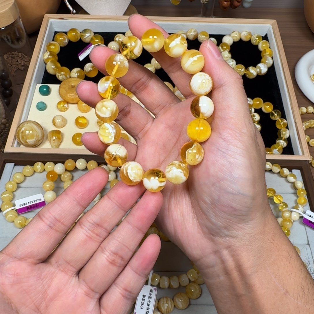 蜜蜡未镶嵌手链13加金漆白溶洞21.5克