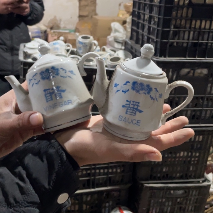 摆件陶瓷盘子碗砂锅都有
