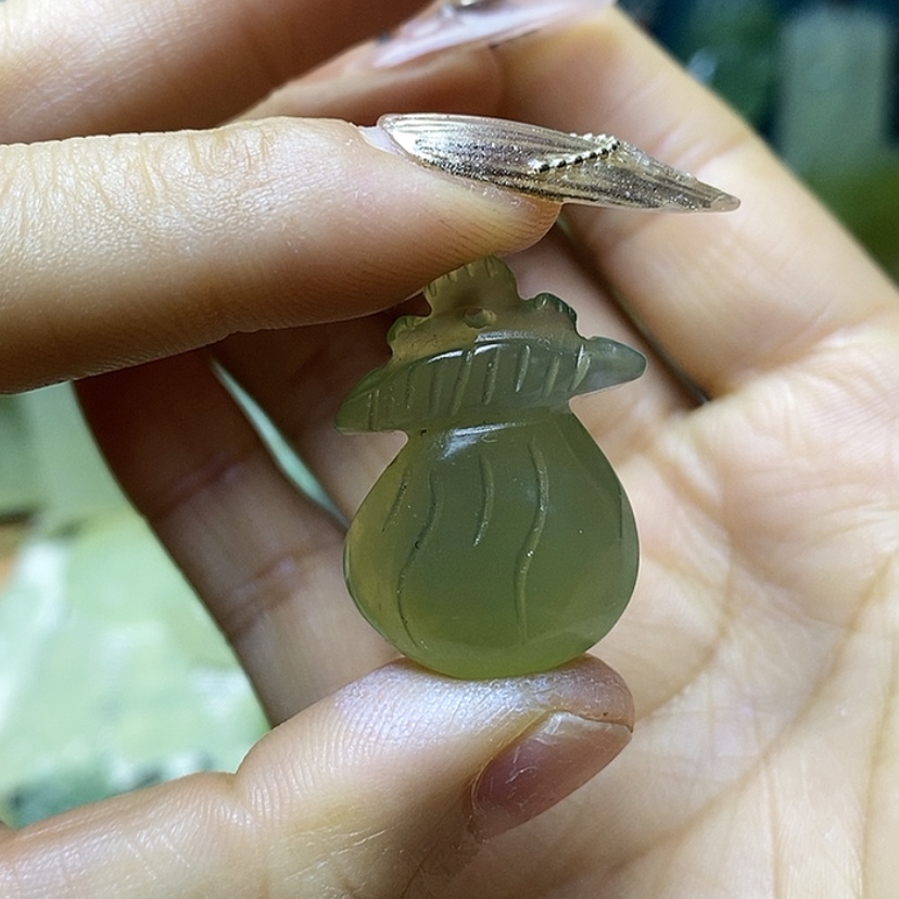 【闪购商品】蛇纹石玉颈饰未镶嵌