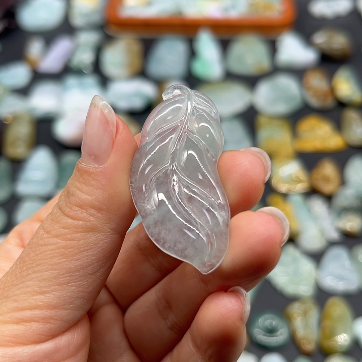 【闪购商品】翡翠颈饰未镶嵌叶子