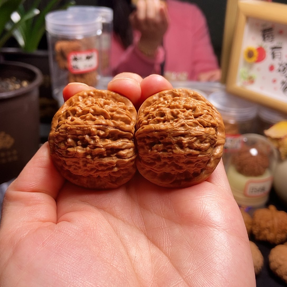 文玩核桃吊坠41金麒麟