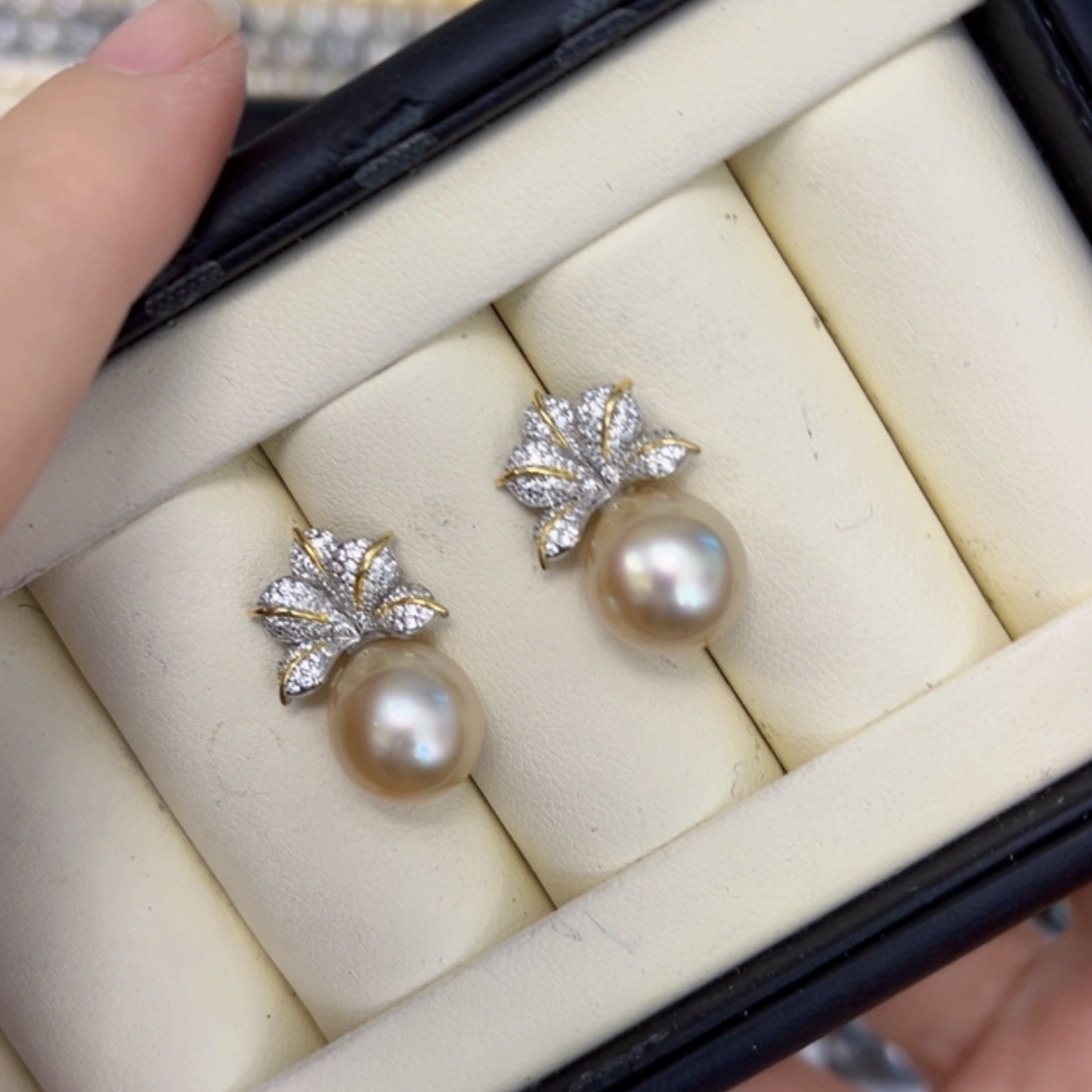 【闪购商品】海水珍珠耳饰未镶嵌金珠水滴形11-12mm