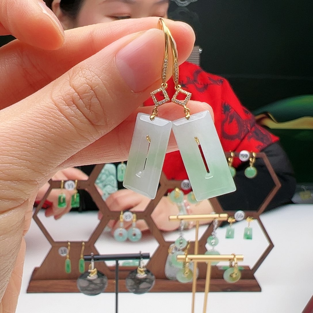 翡翠耳饰18K金镶嵌天然翡翠