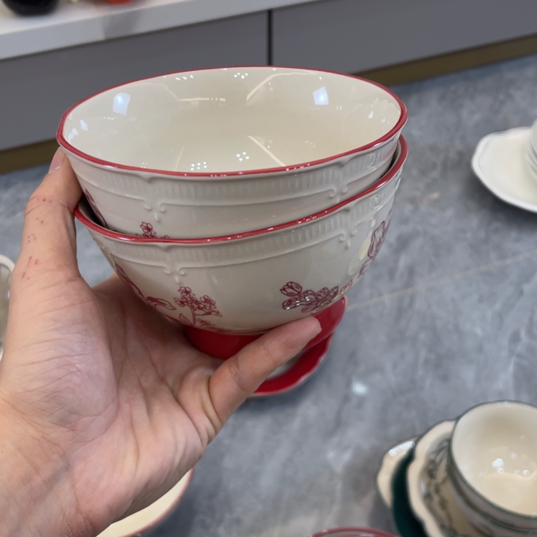 陶瓷微瑕餐具介意勿拍，满18飞！