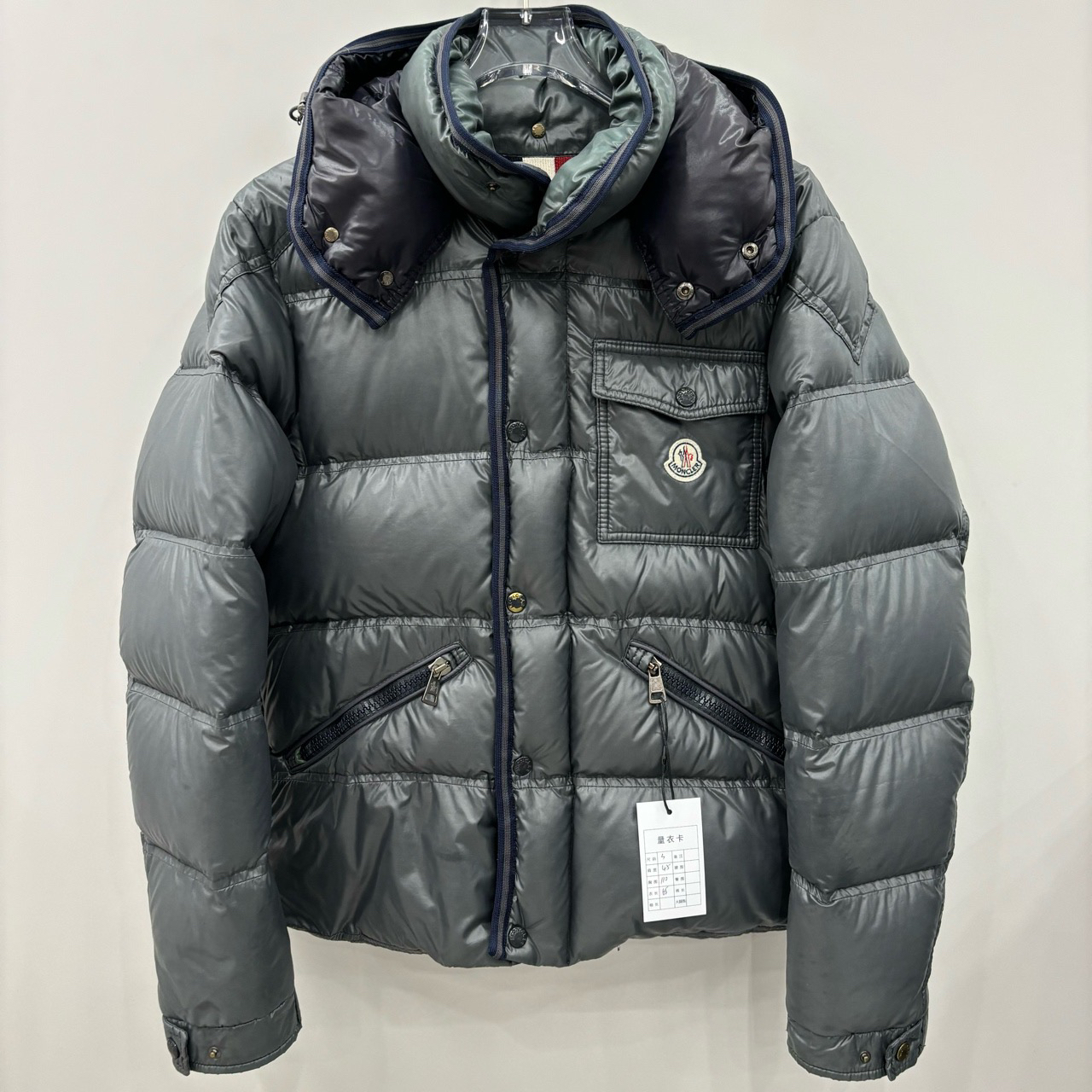 Moncler 盟可睐/排扣贴袋徽标连帽羽绒服/尺码3/98新/编号7042