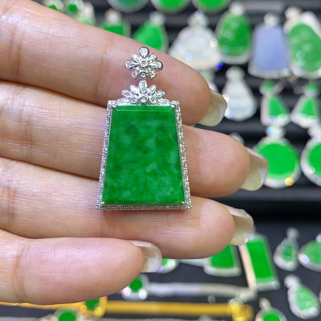 翡翠吊坠(不含链)18K金镶嵌吊坠