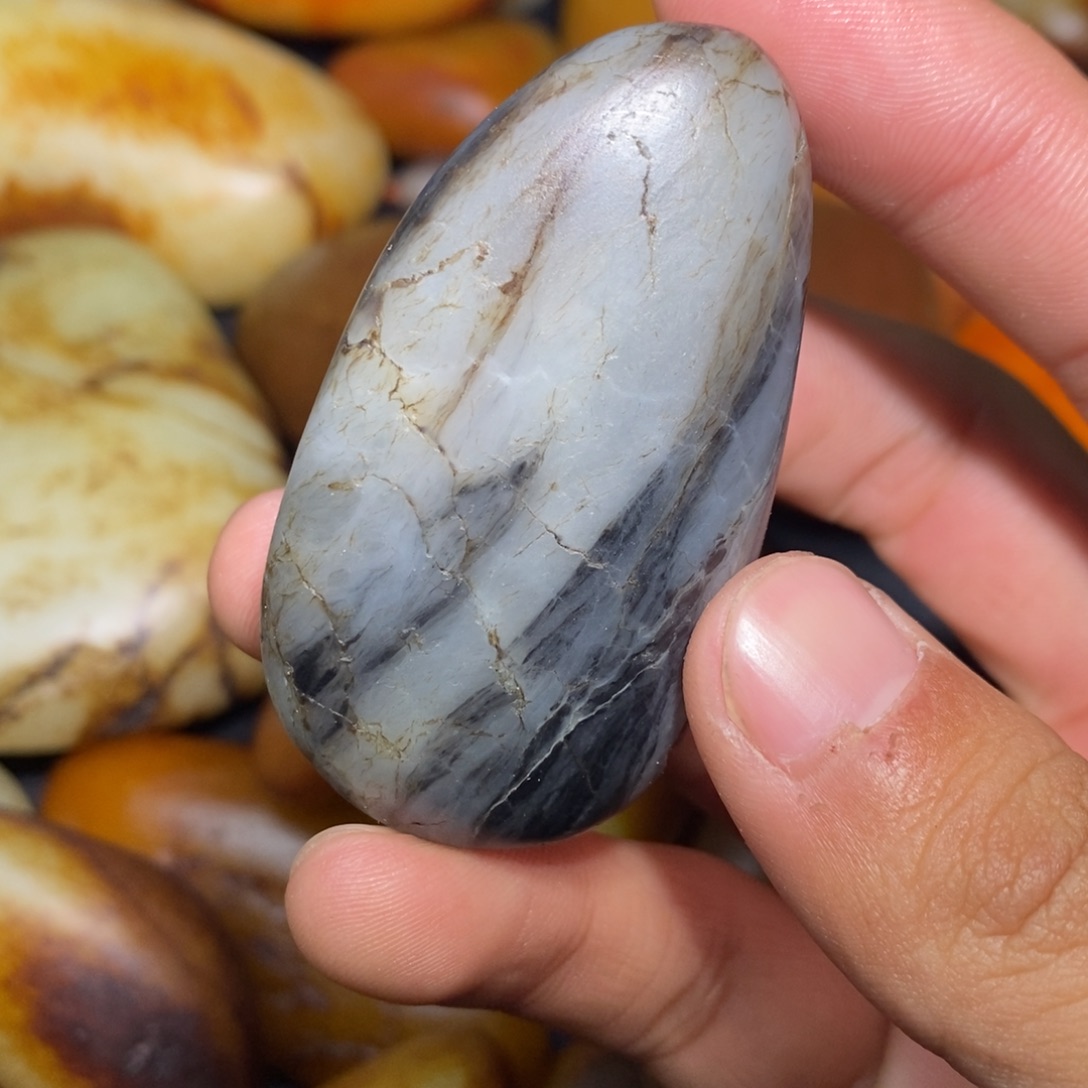 和田玉未镶嵌珠宝奇石