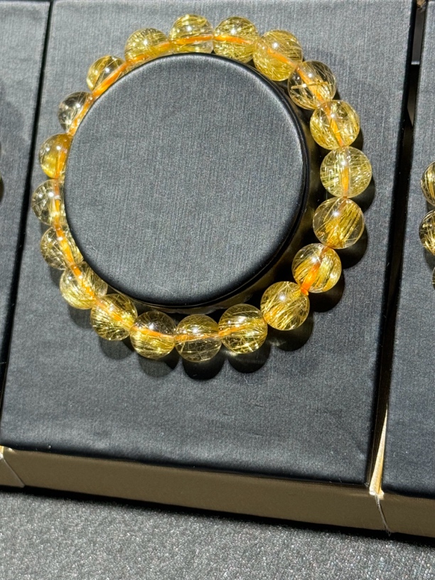 天然精致维纳斯金发手串