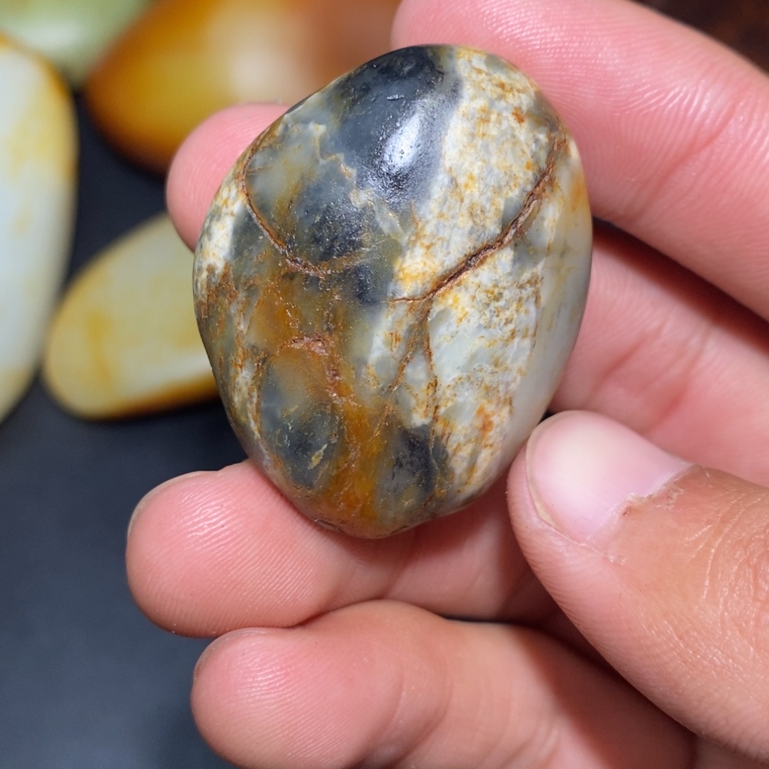 和田玉未镶嵌珠宝奇石