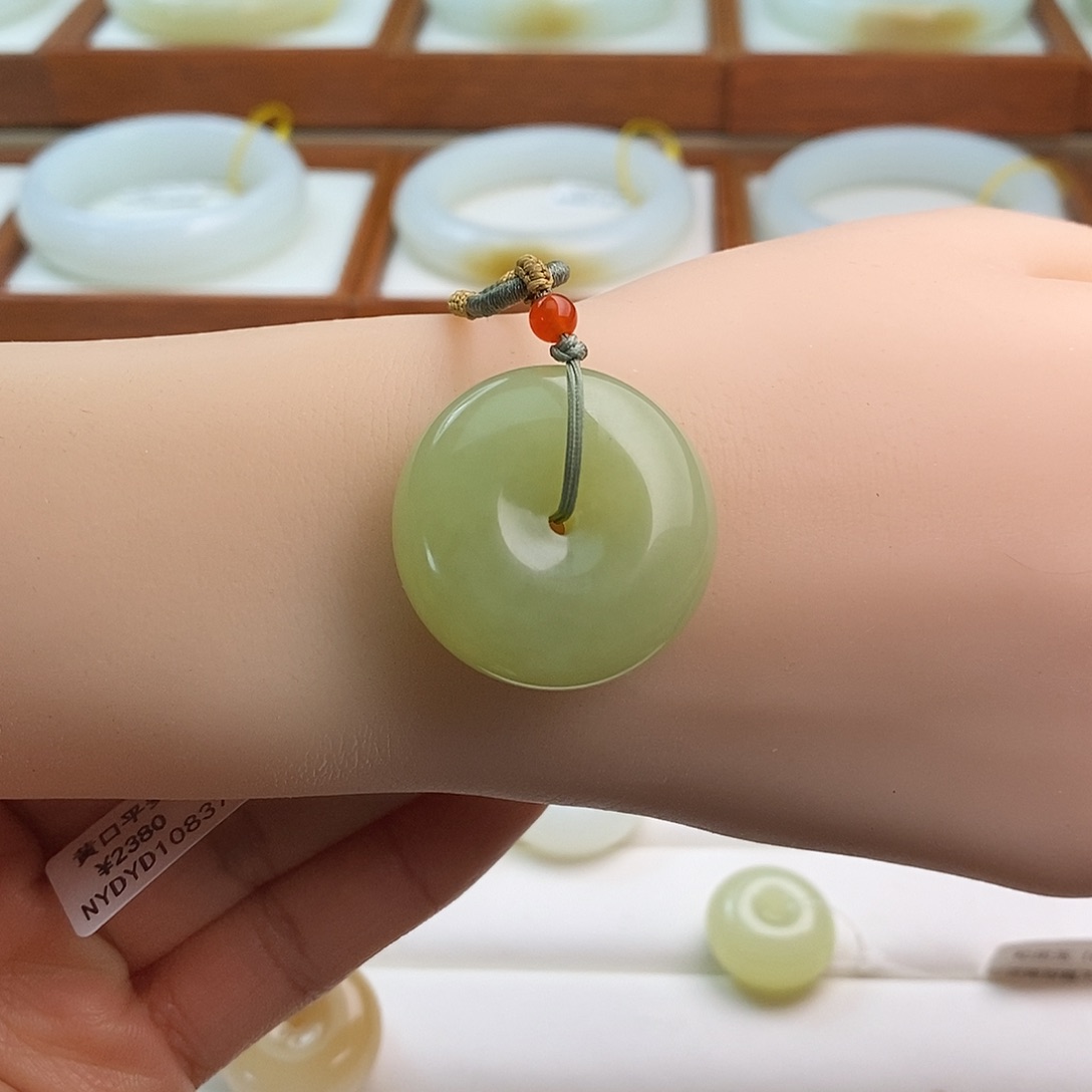 和田玉（黄玉）未镶嵌颈饰