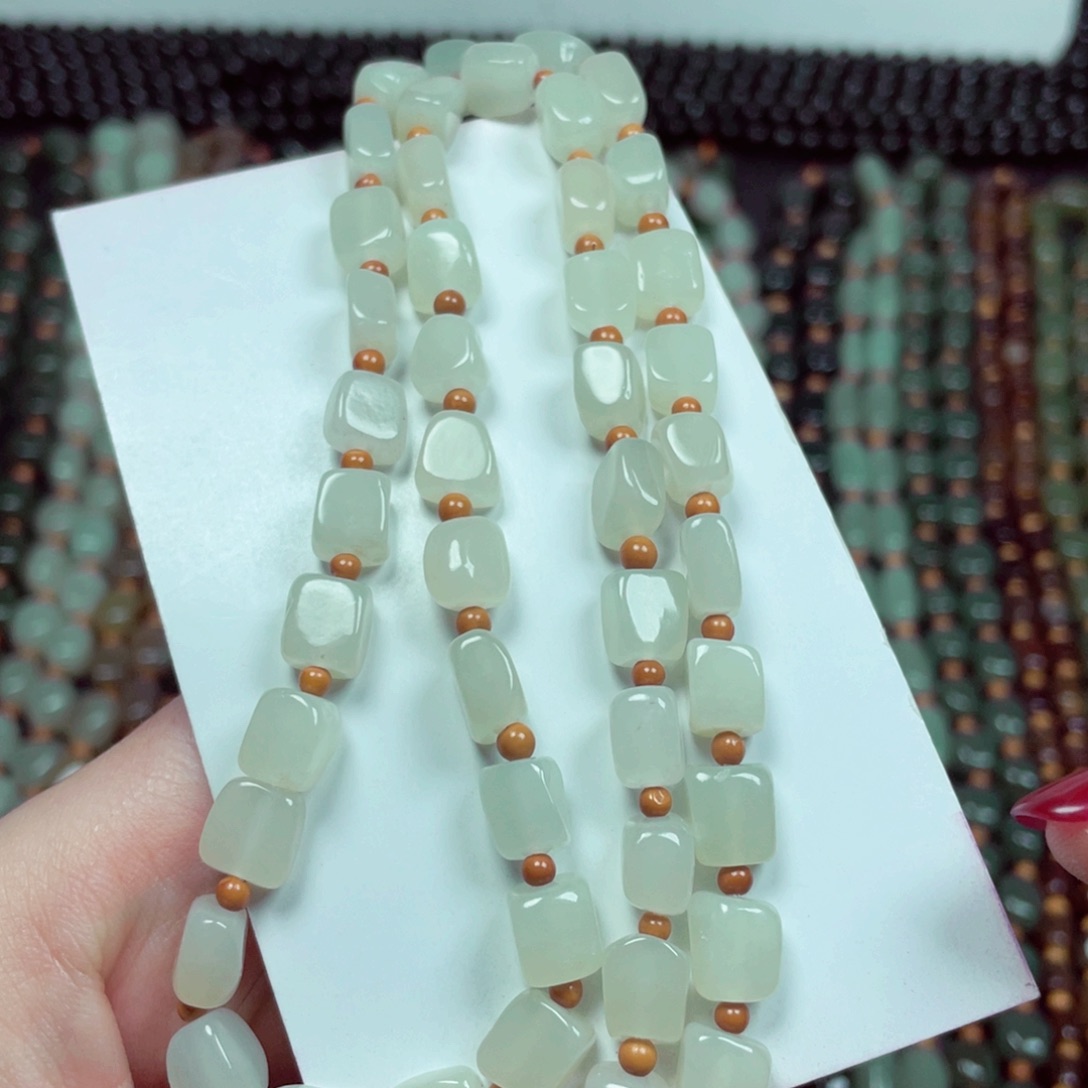 和田玉颈饰未镶嵌