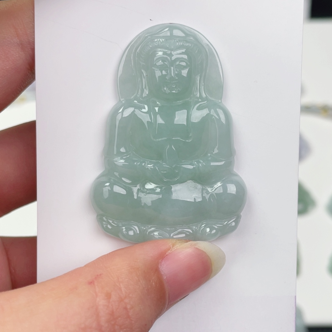 翡翠未镶嵌颈饰观音