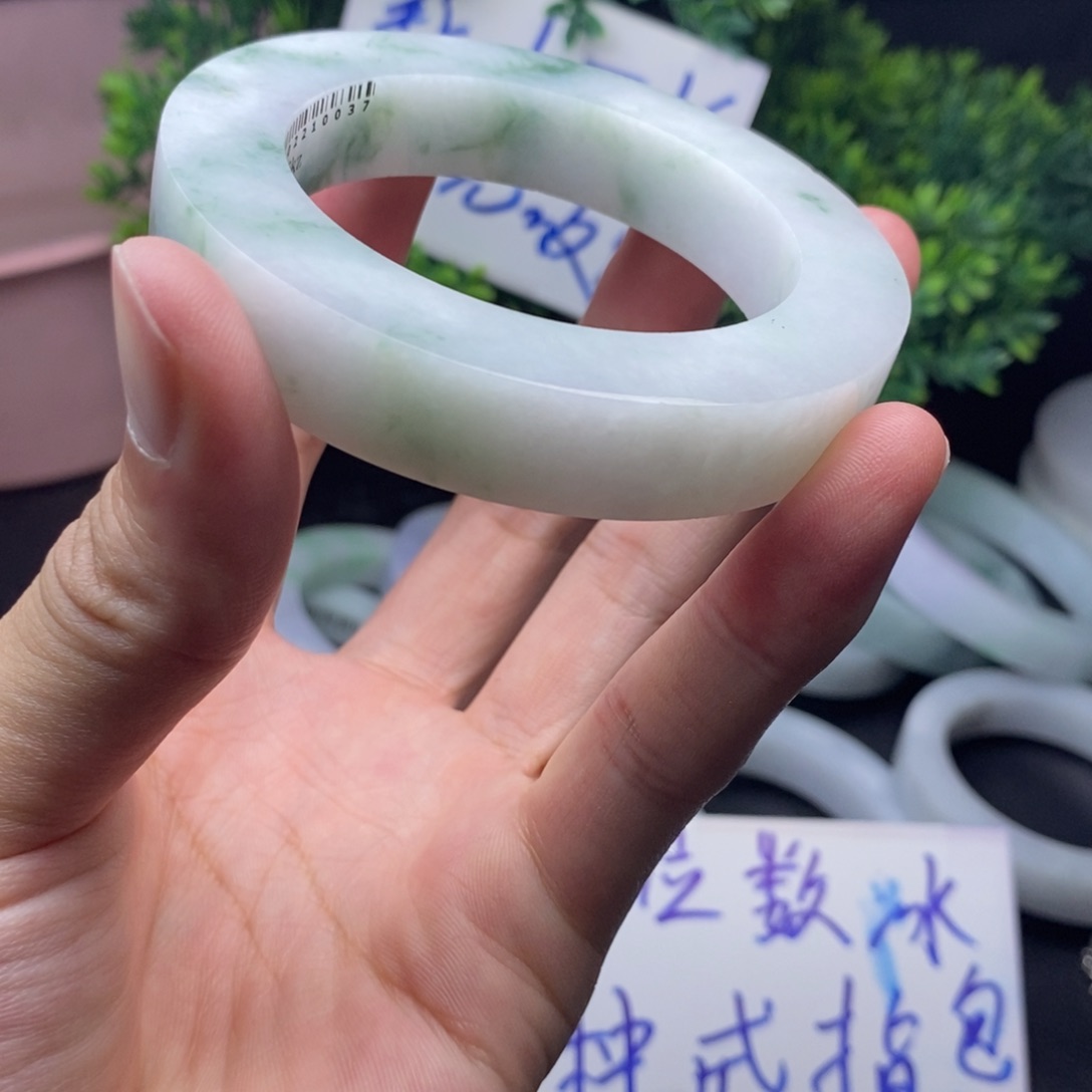 翡翠手镯未镶嵌翡翠手镯定制