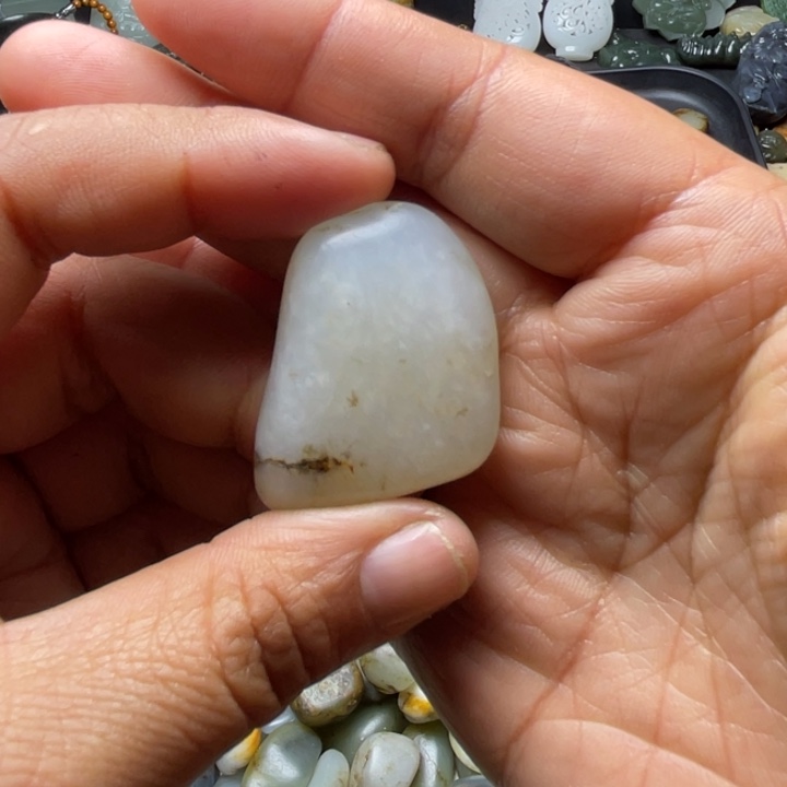 和田玉未镶嵌珠宝半成品