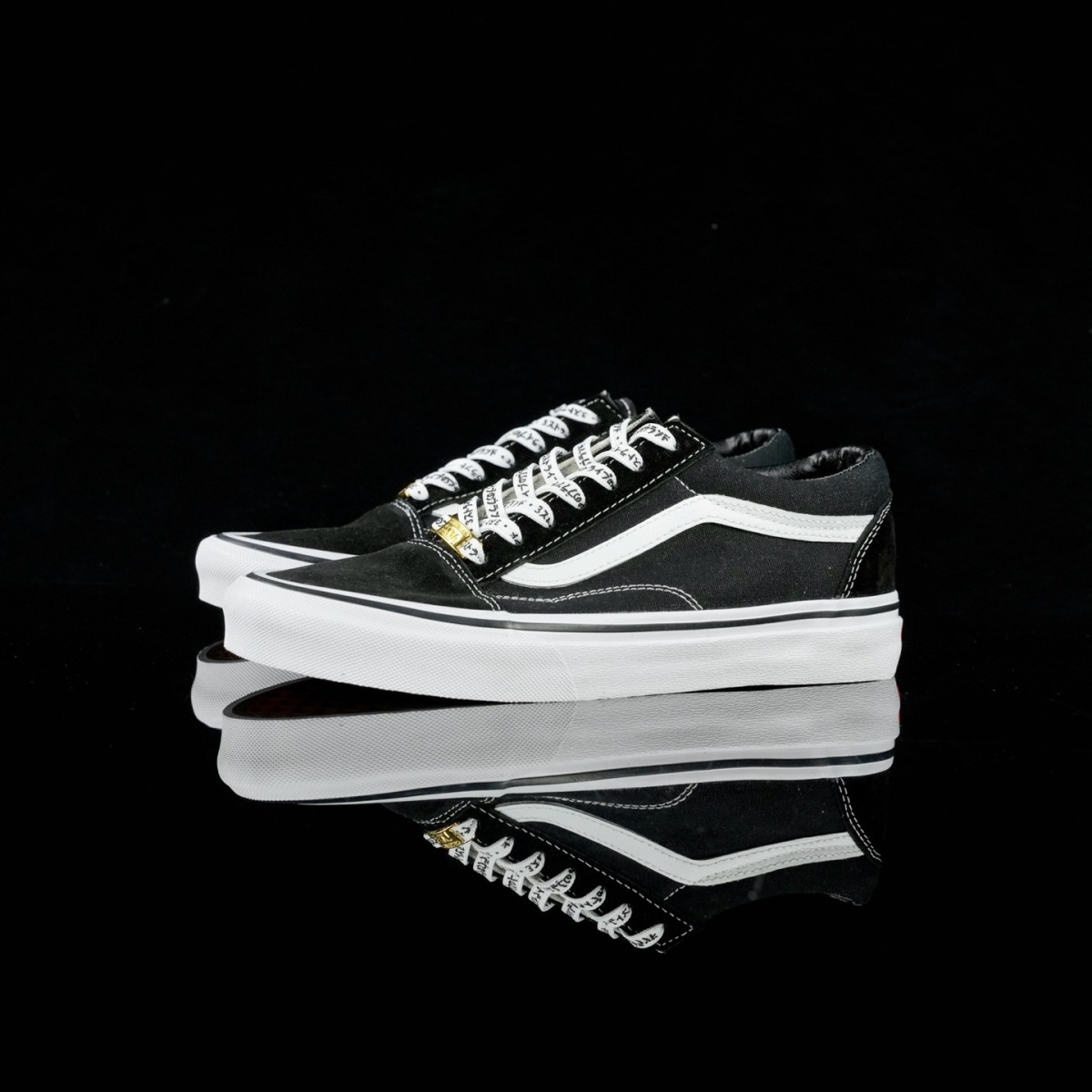 万斯帆布鞋 Old Skool 黑白经典低帮男女帆布鞋金扣字母鞋带休闲