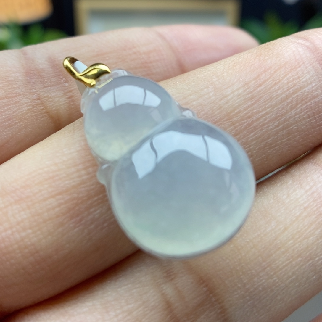 翡翠18K金镶嵌颈饰吊坠46