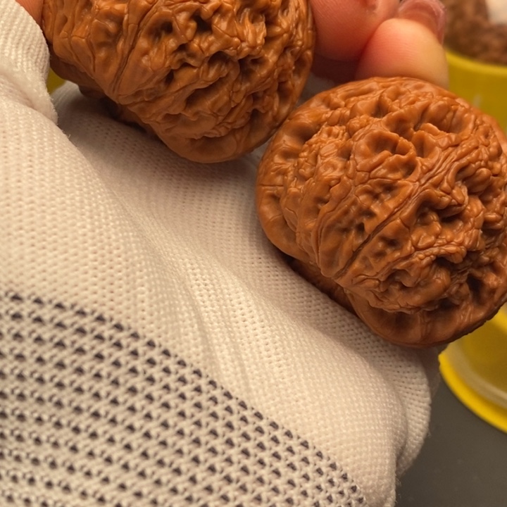 三****}水龙纹文玩核桃把件