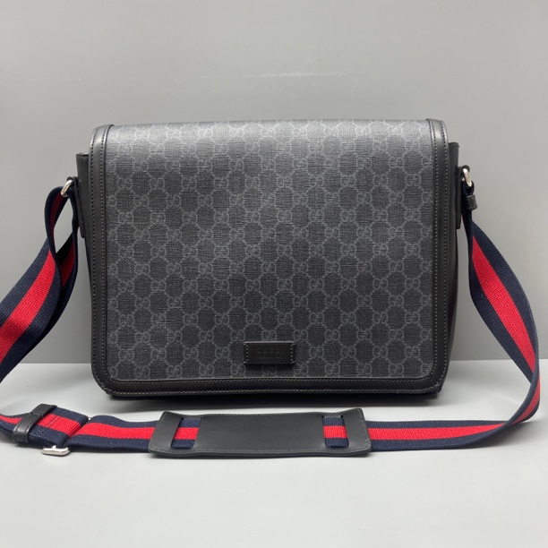 95新 GUCCI/古驰 黑花拼皮休闲邮差包 尺寸33*27 SV16580
