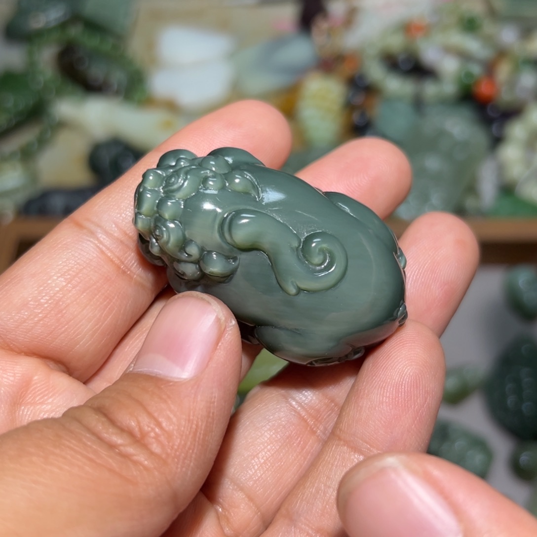 黎***黎和田玉未镶嵌挂件