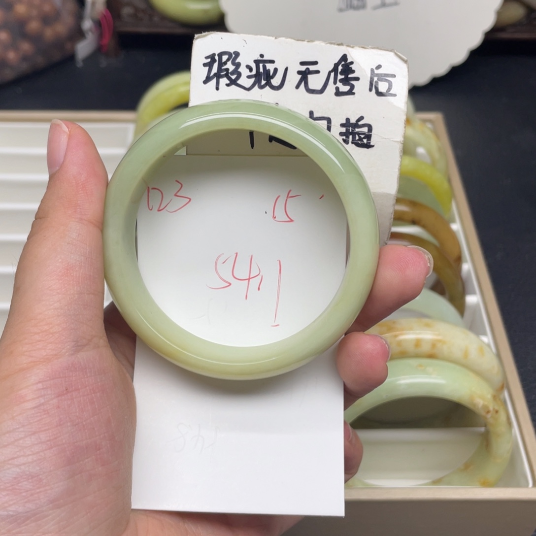 未镶嵌蛇纹石玉手镯