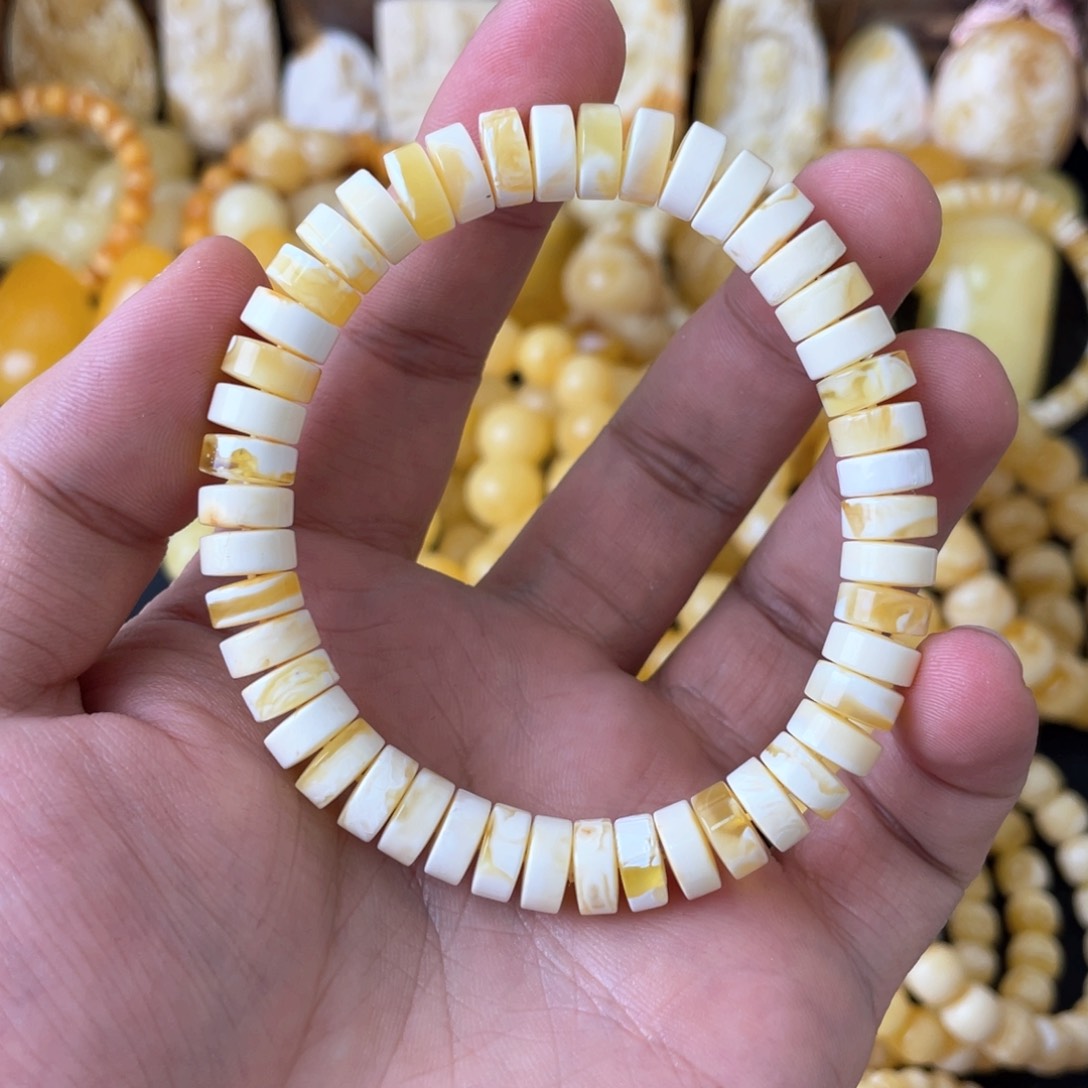 琥珀手串未镶嵌蔑*！9mm俄料漆瓷白药片手串（微瑕）