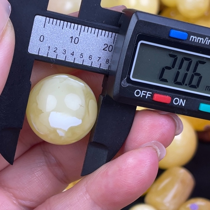 蜜蜡未镶嵌裸石66