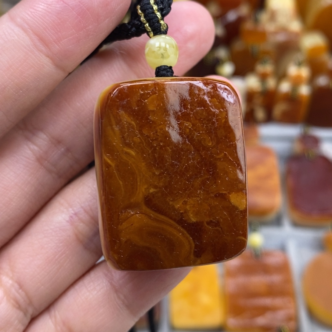 蜜蜡未镶嵌珠宝奇石