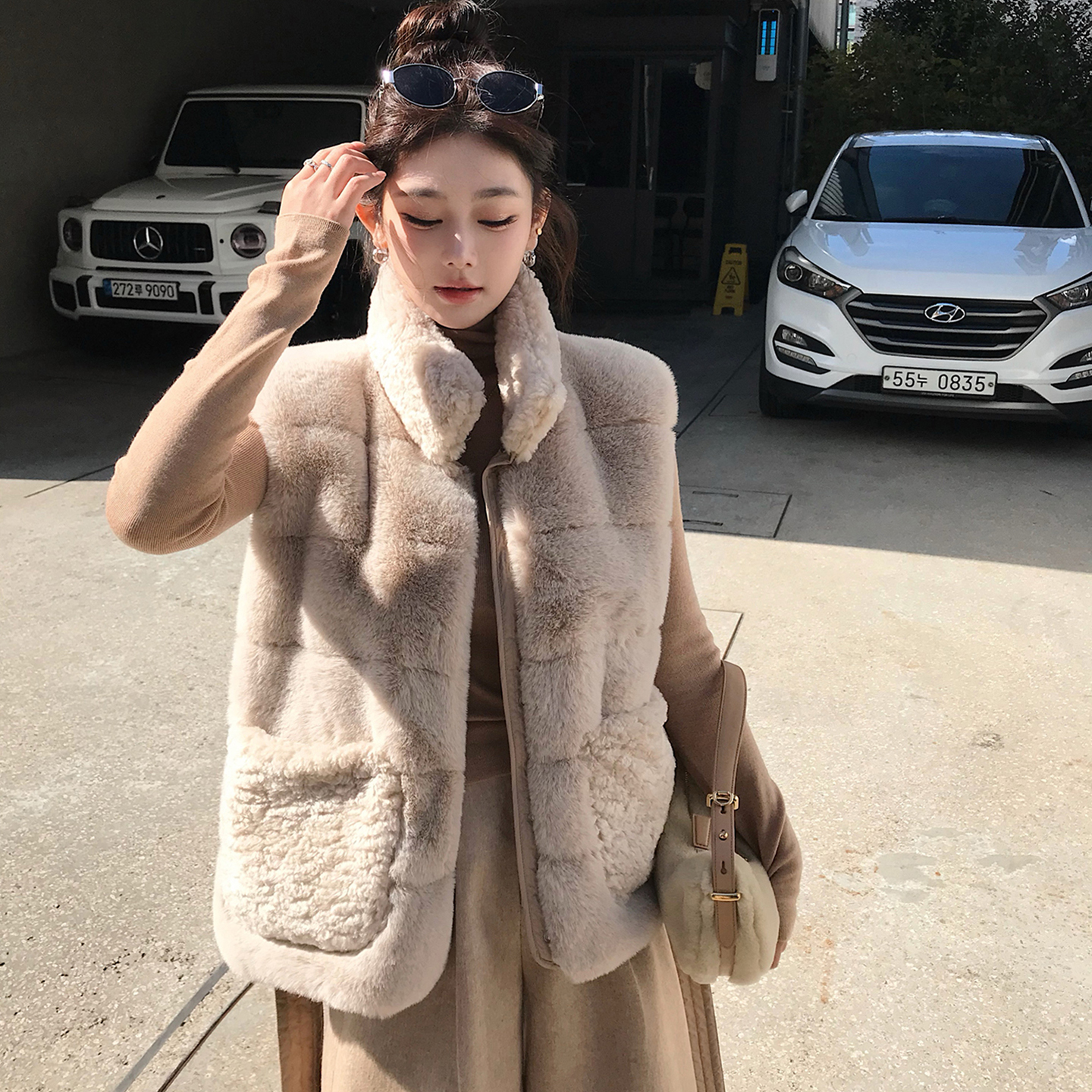 丰盈环保兔毛90白鸭绒+仿泰迪毛 高领时髦-羽绒马夹