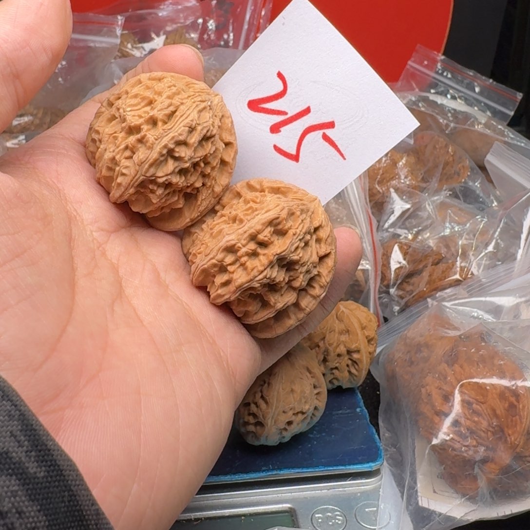 文玩核桃把件41三角白