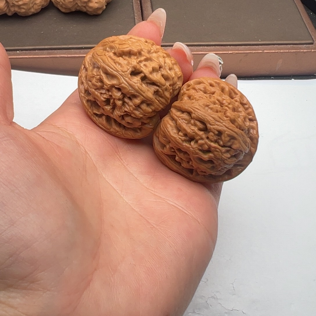 文玩核桃把件红锦鲤36丽